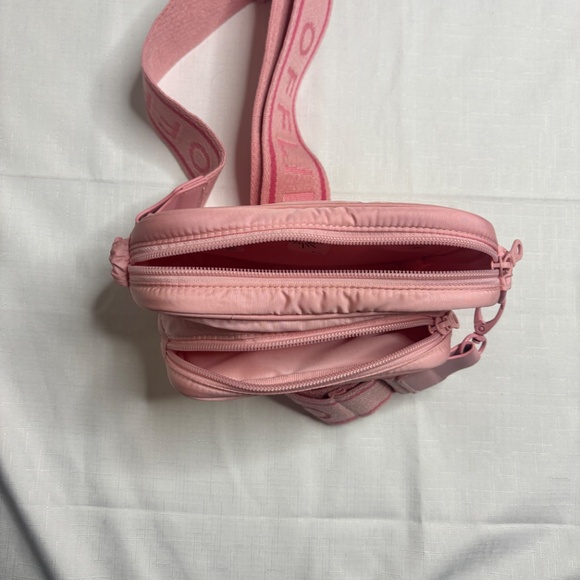 OFFLINE Aerie Makin' Moves Crossbody Belt Bag Adjustable Strap Pink Pockets EUC - Picture 4 of 5
